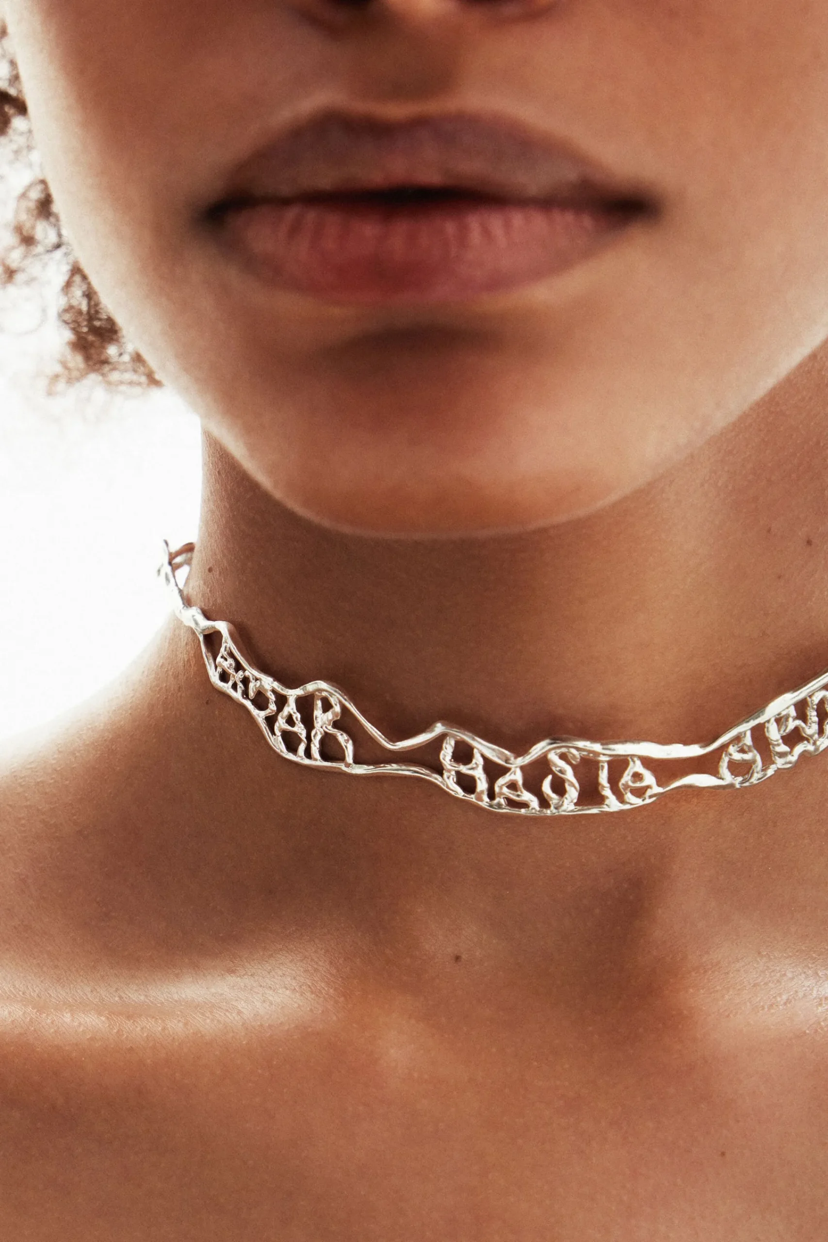 Joyería-Desigual Choker mensaje estrecho baño plata Zalio